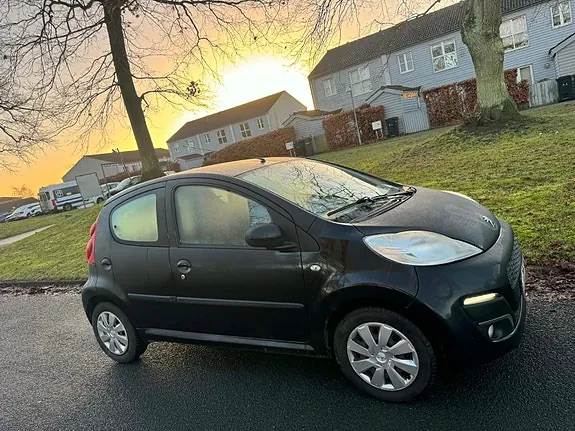 Peugeot 107 2013 photo 2