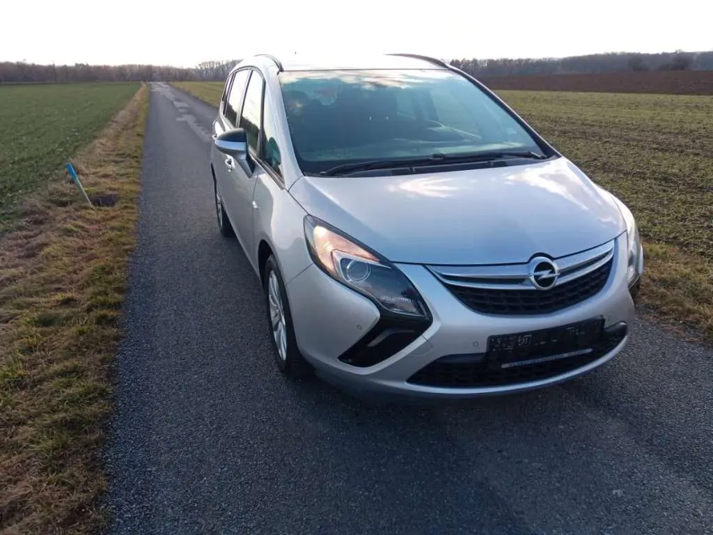 Opel Zafira 2013 photo 3