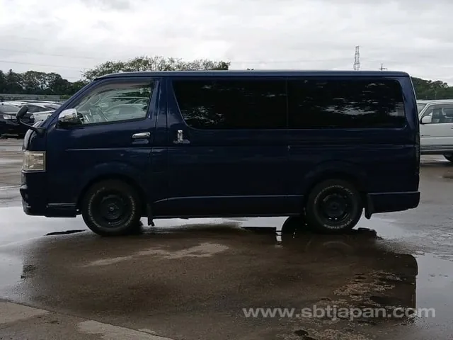Toyota Regussace Van 2006 photo 4