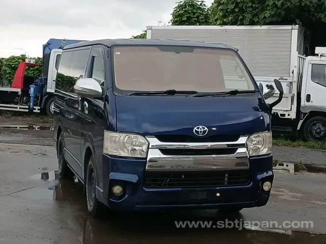 Toyota Regussace Van