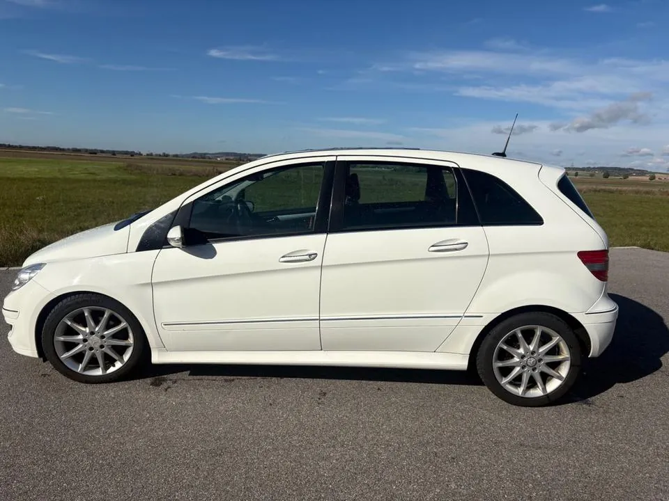Mercedes-Benz B 200