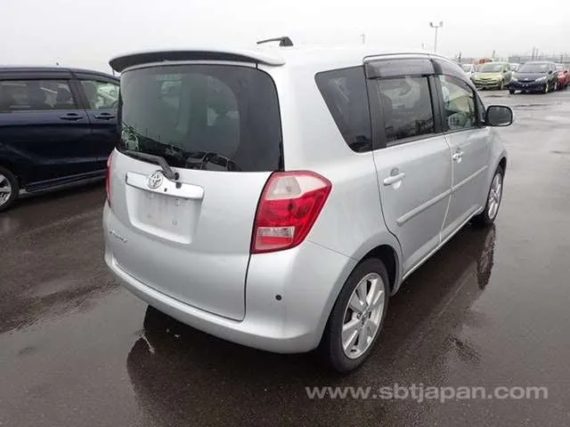 Toyota Ractis 2007 photo 4