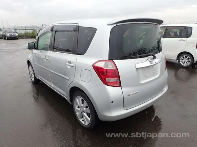 Toyota Ractis 2007 photo 3