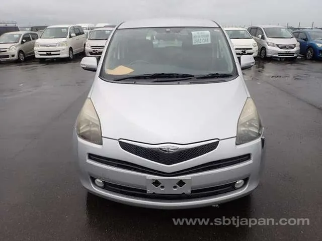 Toyota Ractis 2007 photo 5