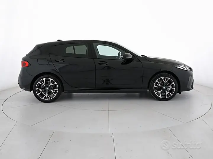 BMW 1 Series 2026 photo 4