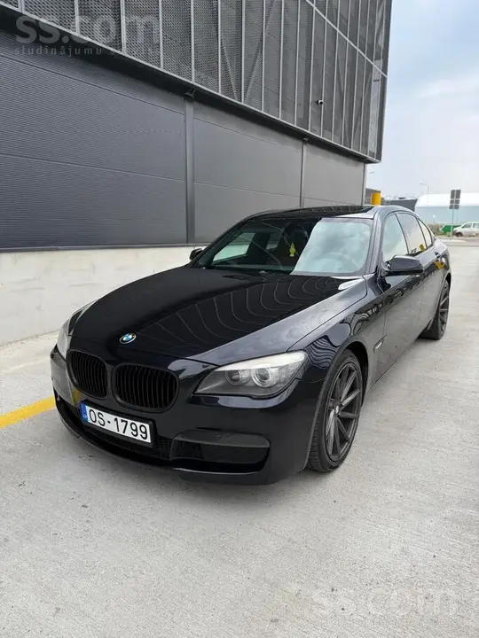 BMW 3 Series 2011 photo 4
