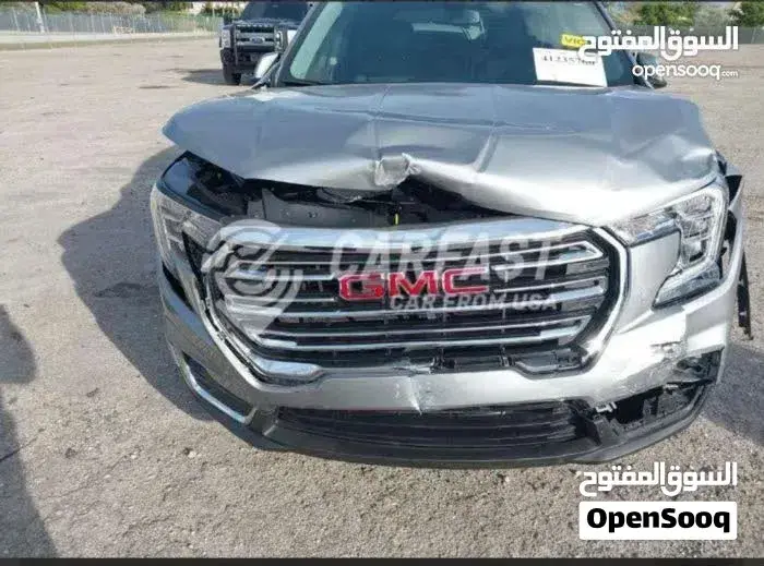 GMC Terrain 2024 photo 2