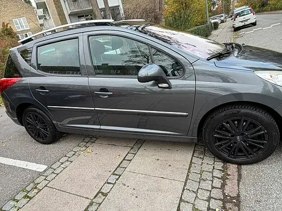 Peugeot 207 2009 photo 5