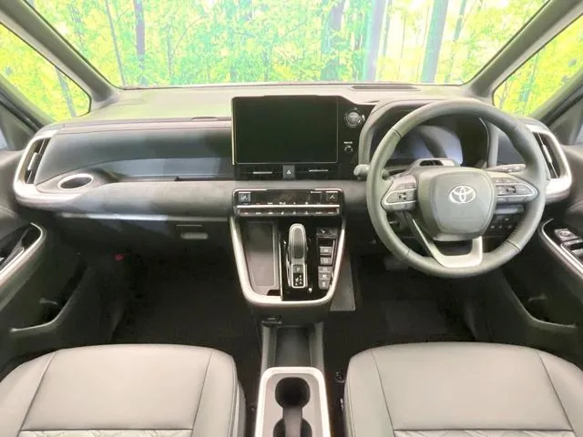 Toyota Corolla Hybrid 2026 photo 2