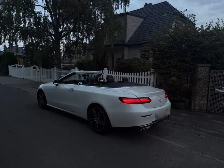 Mercedes-Benz E 220D