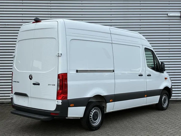 Mercedes-Benz Sprinter 2024 photo 2