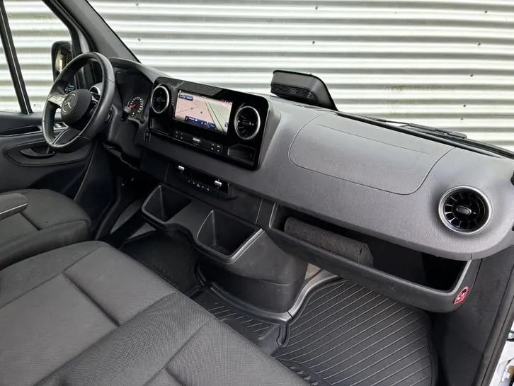 Mercedes-Benz Sprinter 2024 photo 3