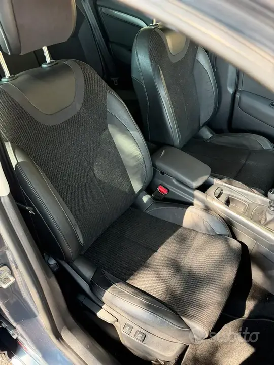 Citroen C4 2011 photo 5