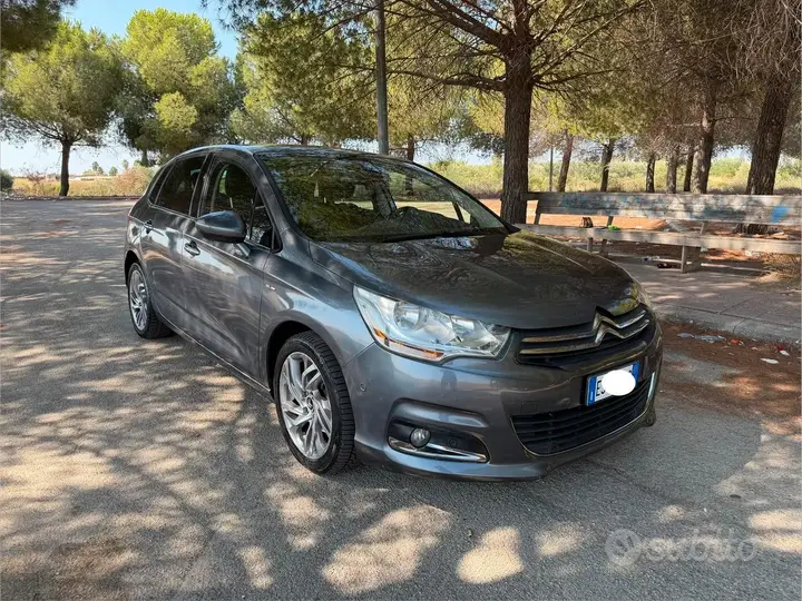 Citroen C4 2011 photo 2