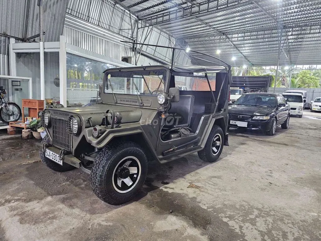 Jeep A2 1980 photo 2