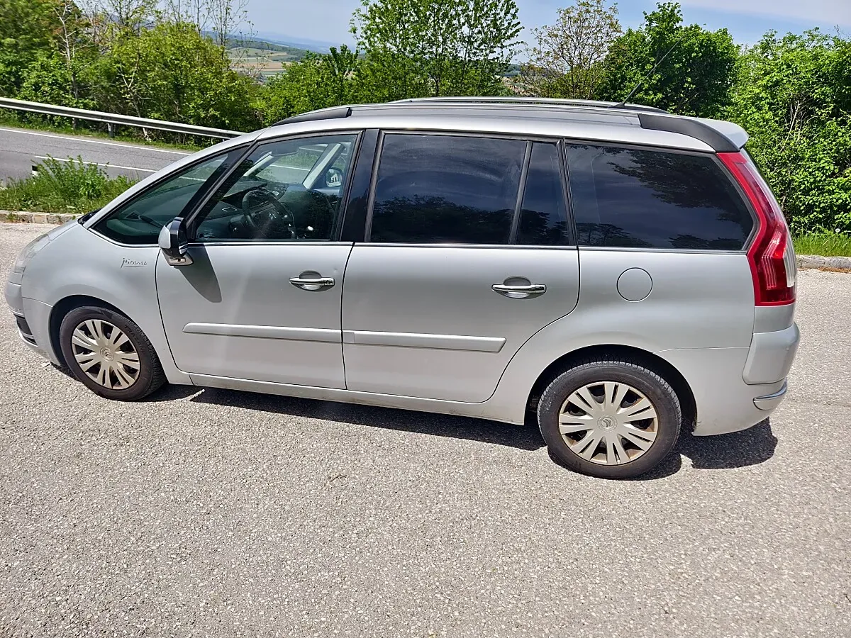 Citroen Grand C4 Picasso 2011 photo 3