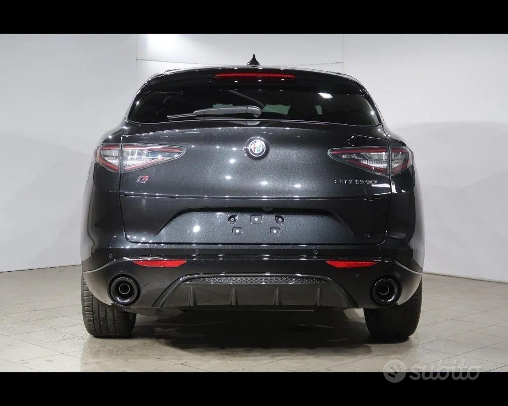 Alfa Romeo Stelvio 2025 photo 4