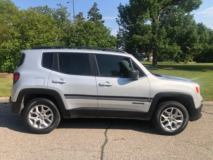 Jeep Renegade 2015 photo 2