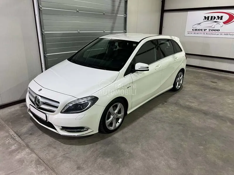 Mercedes-Benz B-Class 2012 photo 2