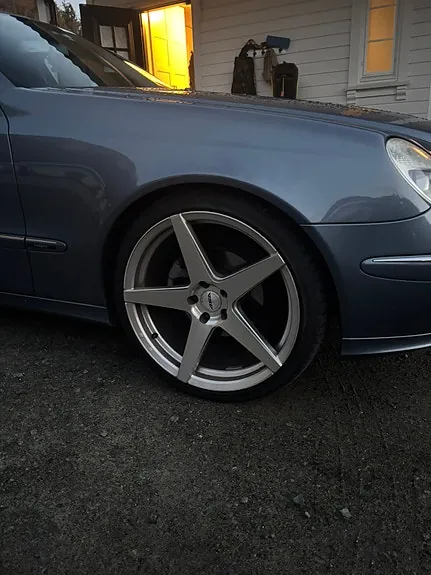 Mercedes-Benz E240 2004 photo 5