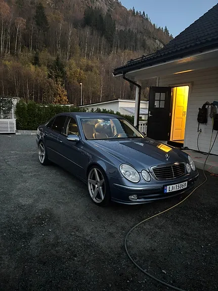 Mercedes-Benz E240 2004 photo 3