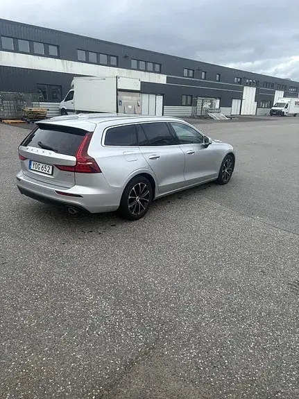 Volvo V60 2019 photo 3