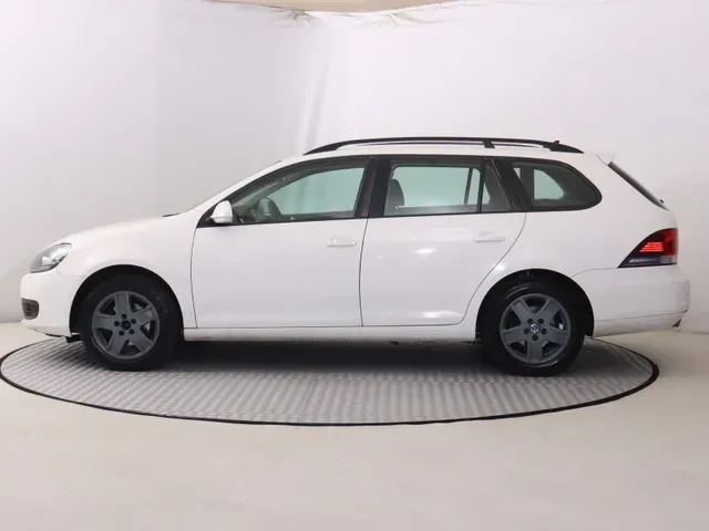 Volkswagen Golf Variant 2013 photo 2