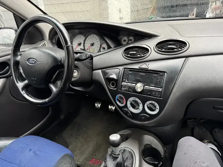 Ford Focus 2002 photo 3