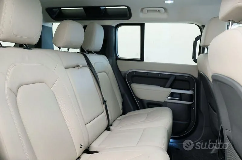 Land Rover Defender 2023 photo 4