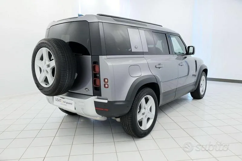Land Rover Defender 2023 photo 2