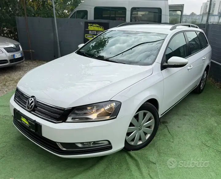 Volkswagen Passat 2013 photo 2