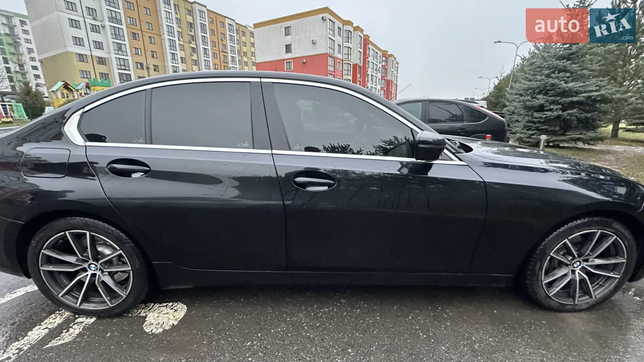 BMW 3 Series 2019 photo 3