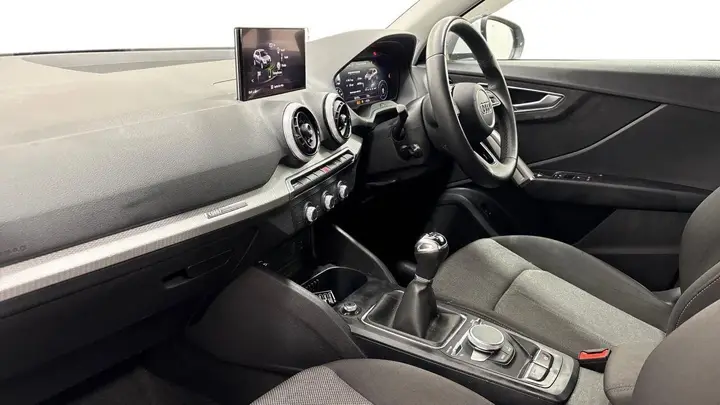 Audi Q2 2021 photo 2
