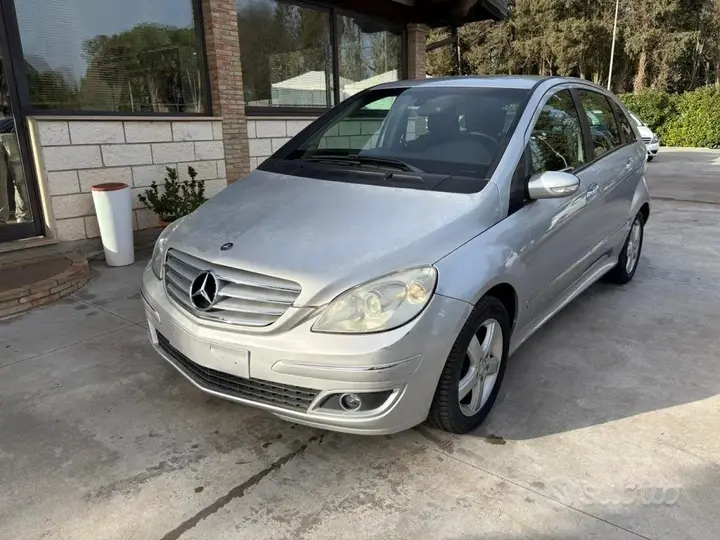 Mercedes-Benz B