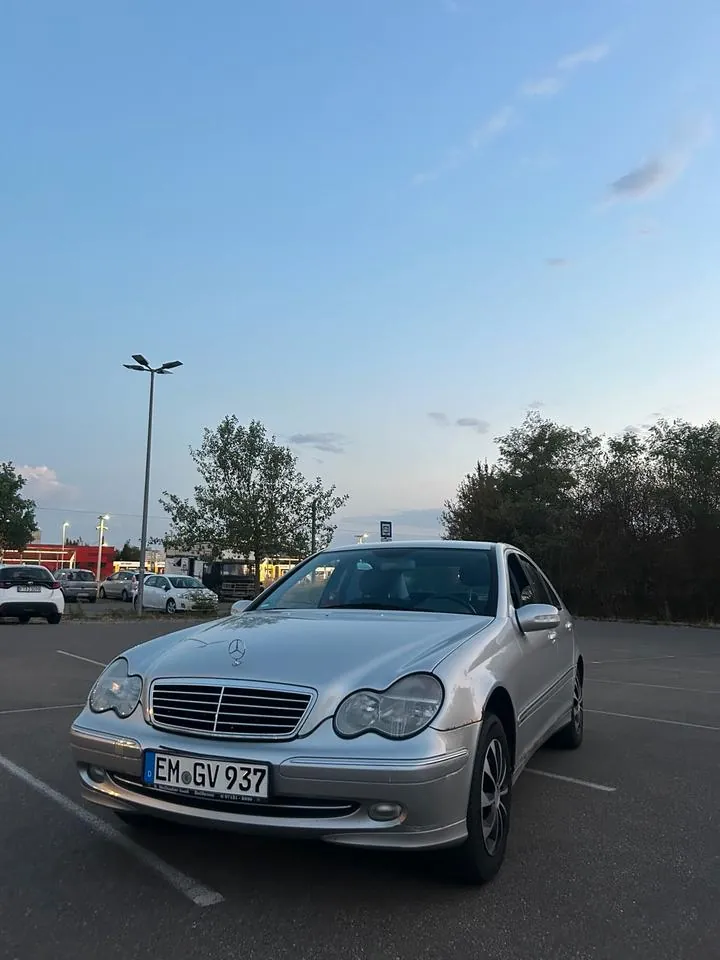Mercedes-Benz C220