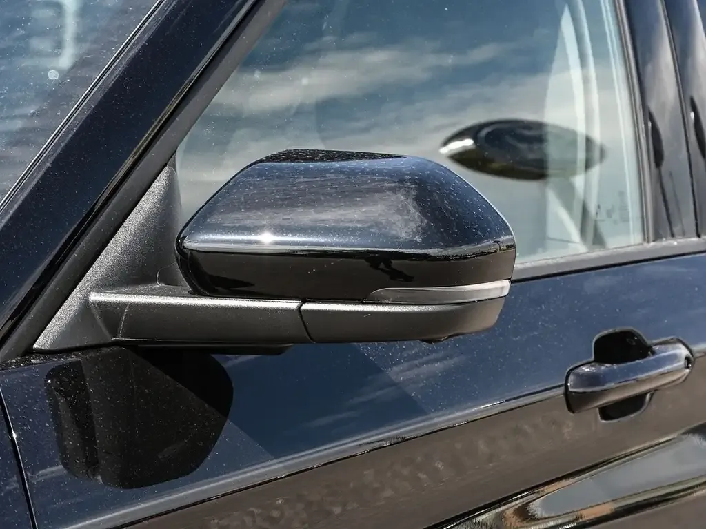 Ford Explorer 2026 photo 3