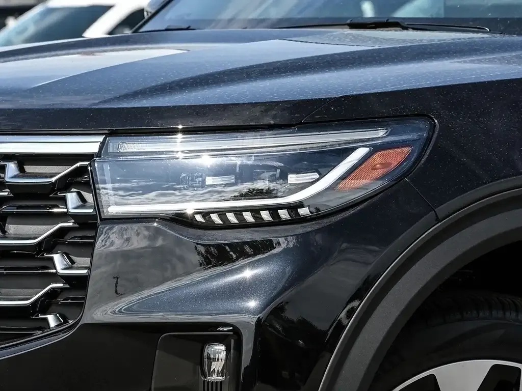 Ford Explorer 2026 photo 2