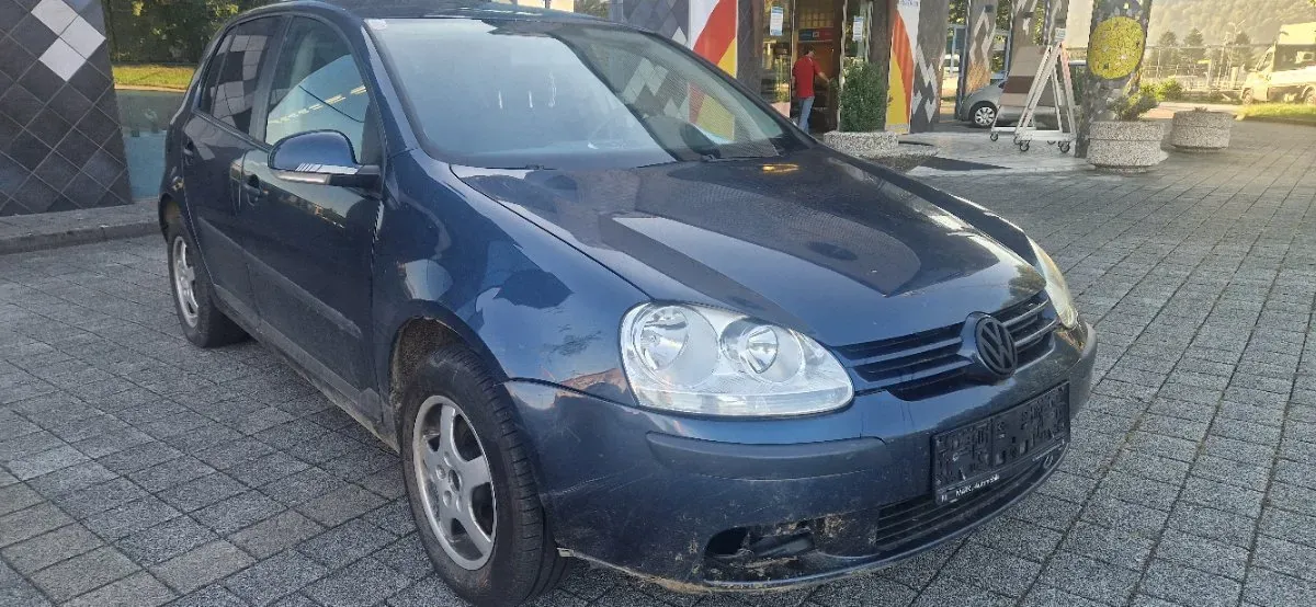 Volkswagen Golf 2005 photo 2