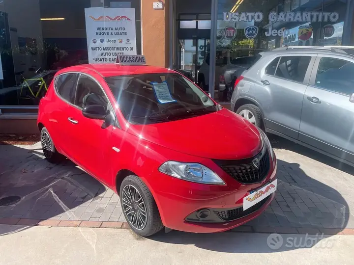 Lancia Ypsilon