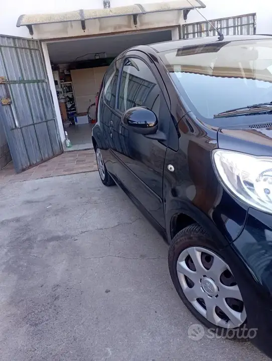 Peugeot 107 2010 photo 2
