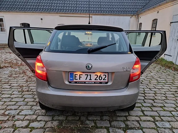 Skoda Fabia 2007 photo 4