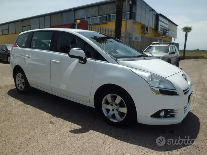 Peugeot 5008 2012 photo 3
