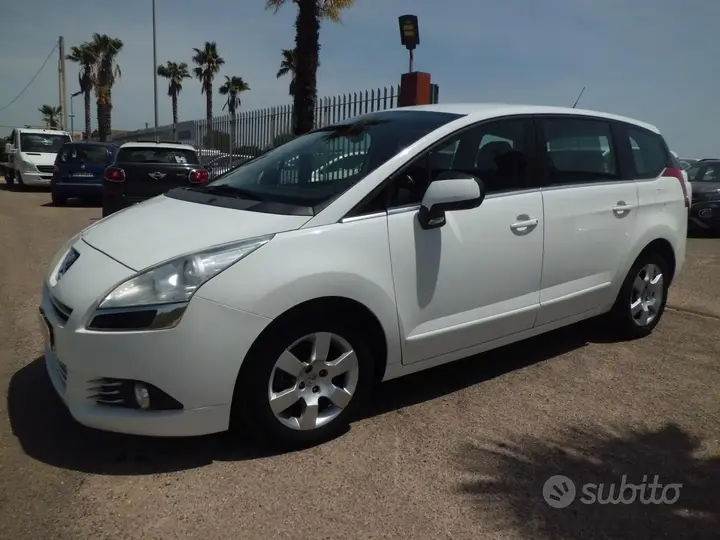 Peugeot 5008 2012 photo 2