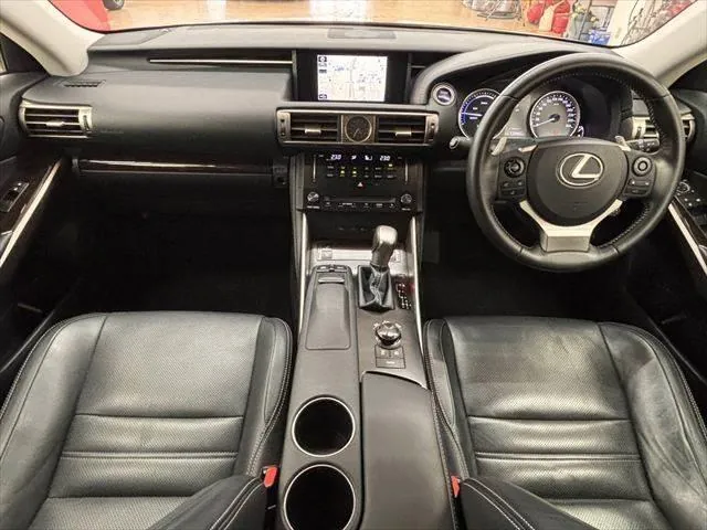 Lexus Is300H 2013 photo 3