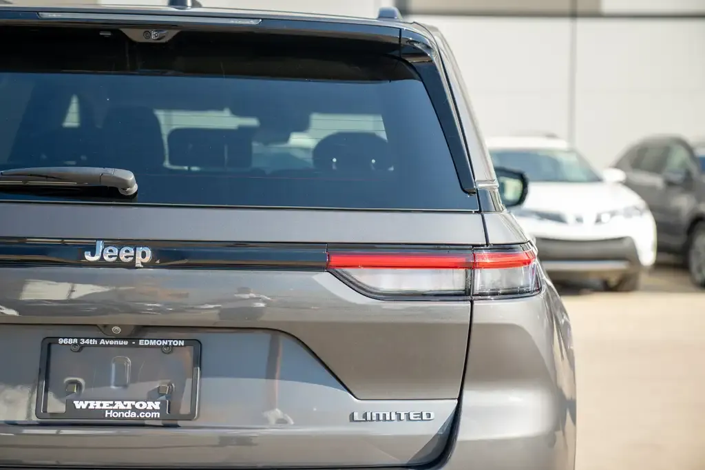 Jeep Grand Cherokee 2023 photo 4