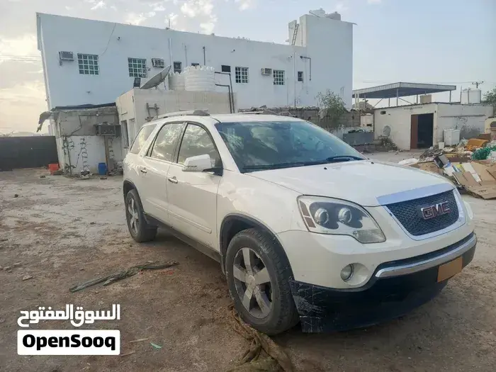 GMC Acadia 2012 photo 3