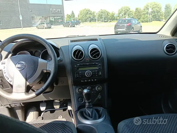 Nissan Qashqai 2008 photo 4