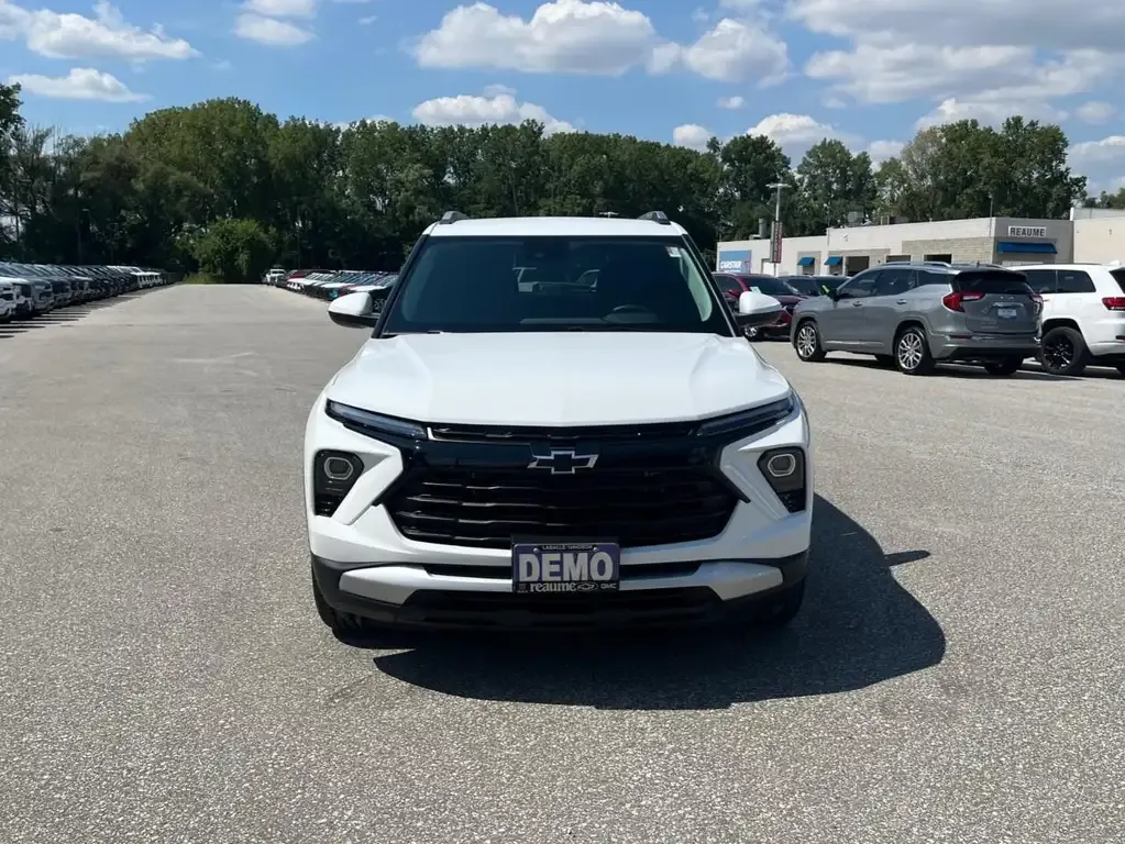 Chevrolet Trailblazer 2026 photo 2