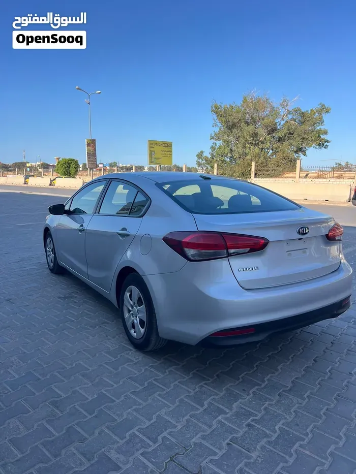 Kia Forte 2017 photo 4