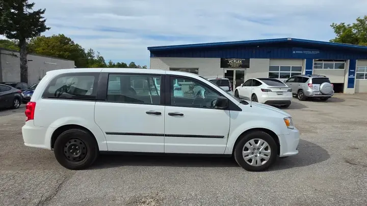 Dodge Grand Caravan 2017 photo 3